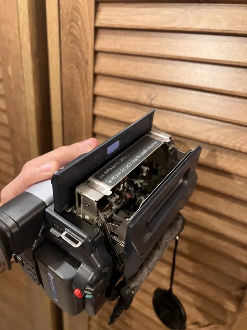 Вінтажна відеокамера Sony Digital8 DCR-TRV140e + оригінальна сумка Handycam (Комплект) — фото 4