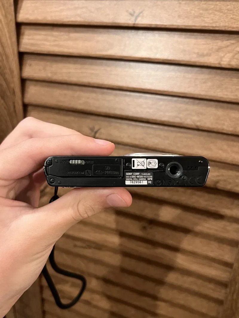 Вінтажний фотоапарат Sony Cyber-shot DSC-W320 Black CCD | Повний комплект | Коробка | Чудовий стан! — фото 5