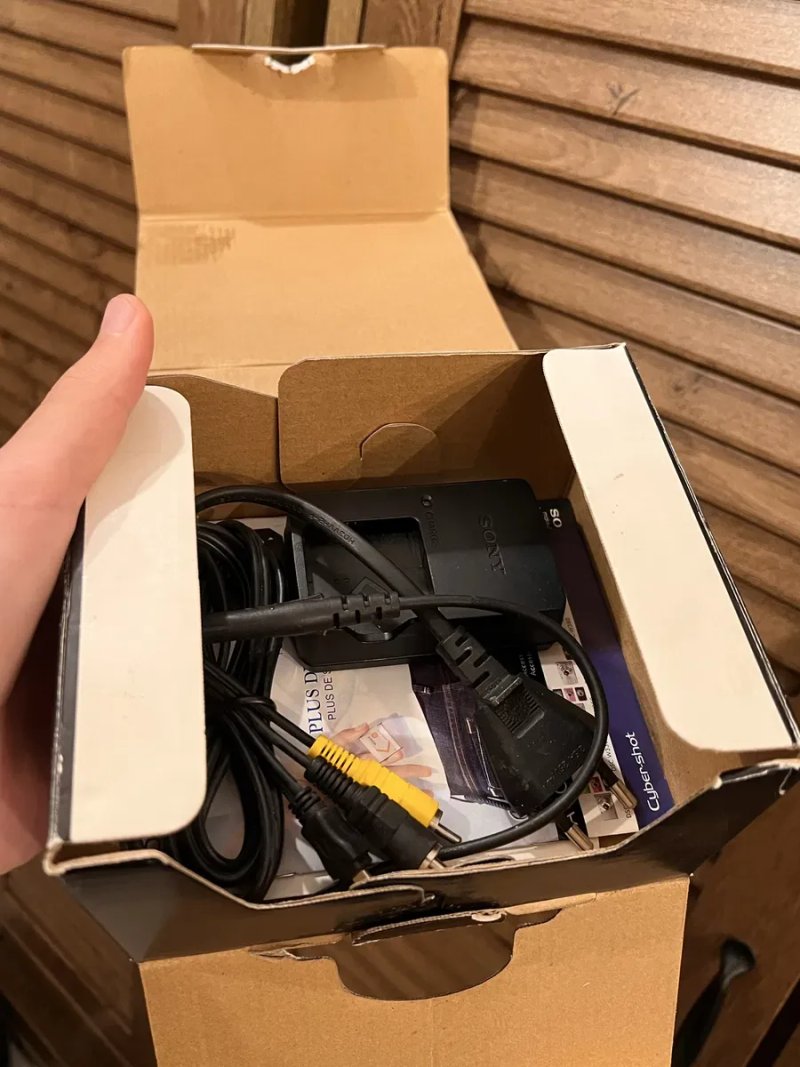 Вінтажний фотоапарат Sony Cyber-shot DSC-W320 Black CCD | Повний комплект | Коробка | Чудовий стан! — фото 8
