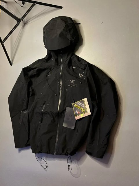 Вітровка Arc’teryx Beta LT на Gore-Tex