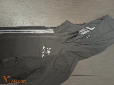 Вітровка Arc'teryx L