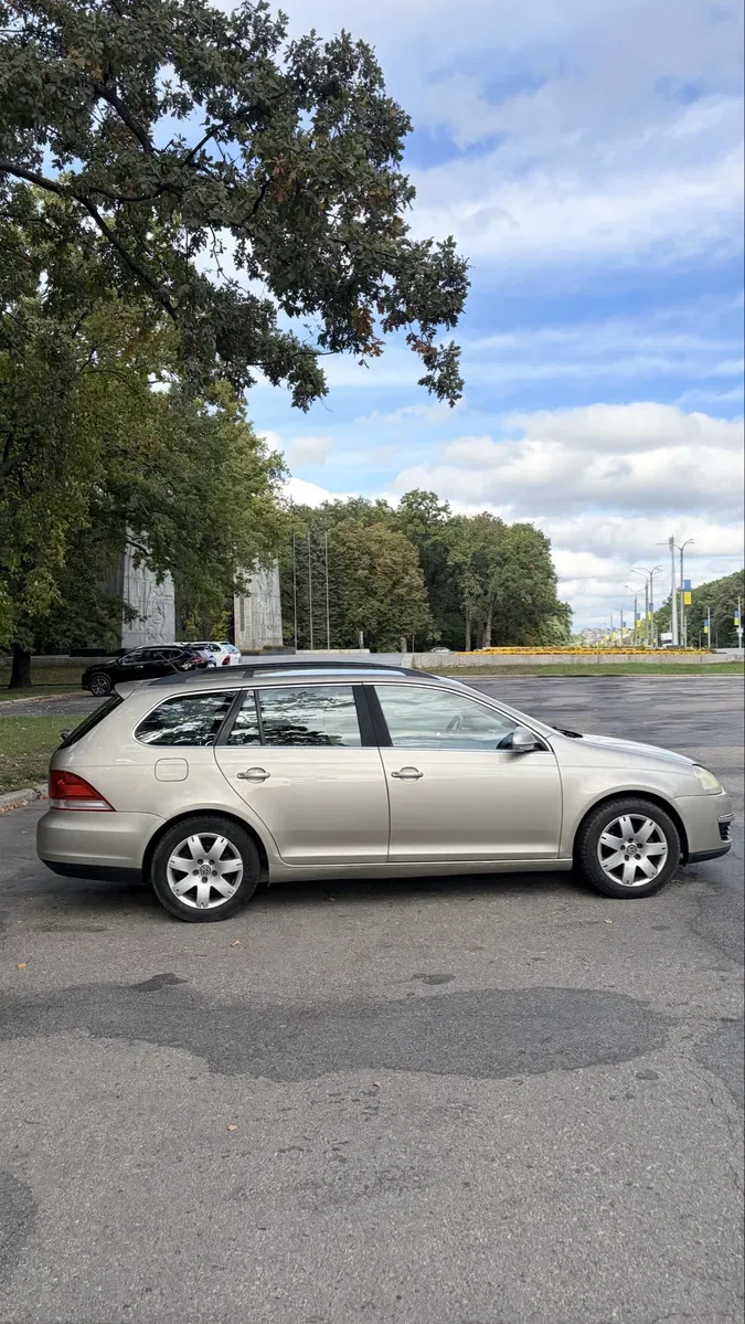 Volkswagen Golf 5 1.9 в дуже гарному стані — фото 4
