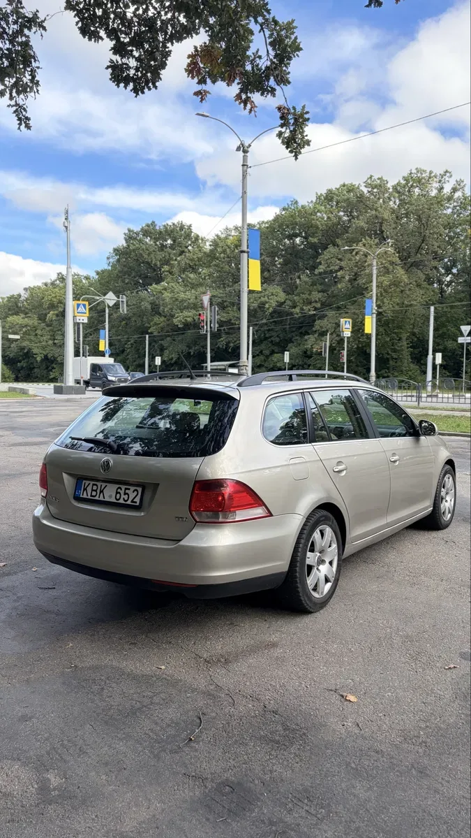 Volkswagen Golf 5 1.9 в дуже гарному стані — фото 5