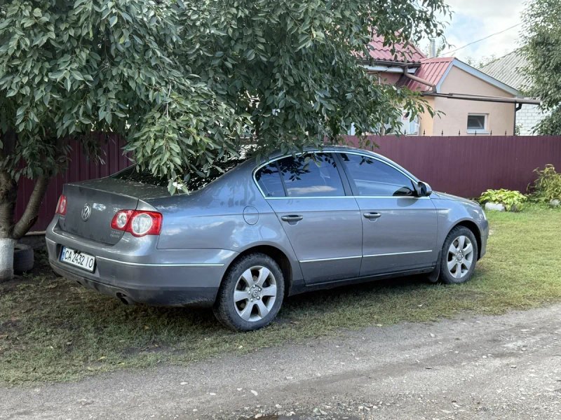 Volkswagen Passat 2.0 Бензин Повний привід — фото 3