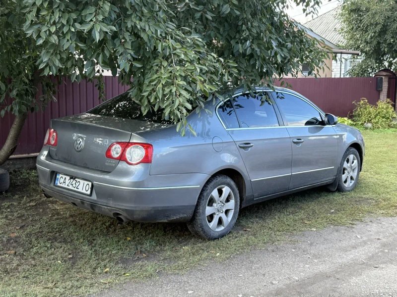 Volkswagen Passat 2.0 Бензин Повний привід — фото 4