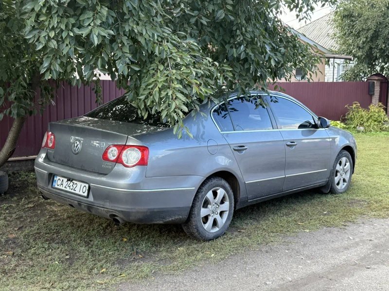 Volkswagen Passat 2.0 Бензин Повний привід — фото 5