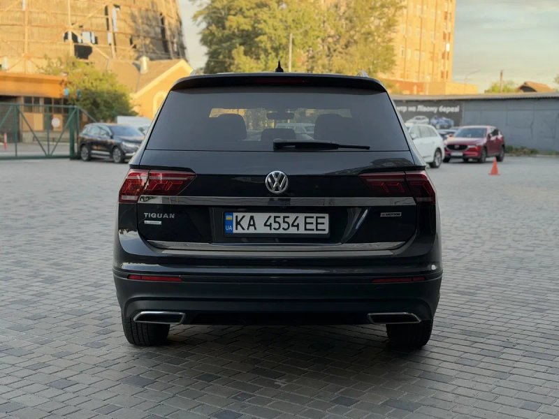 Volkswagen Tiguan 2021 2.0 TSI | Автомат | Чорний | Тігуан — фото 4
