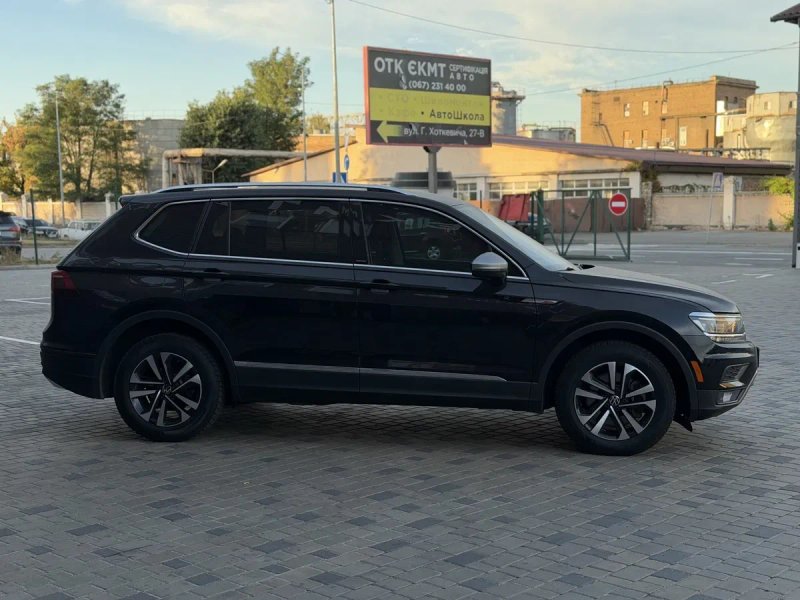 Volkswagen Tiguan 2021 2.0 TSI | Автомат | Чорний | Тігуан — фото 5