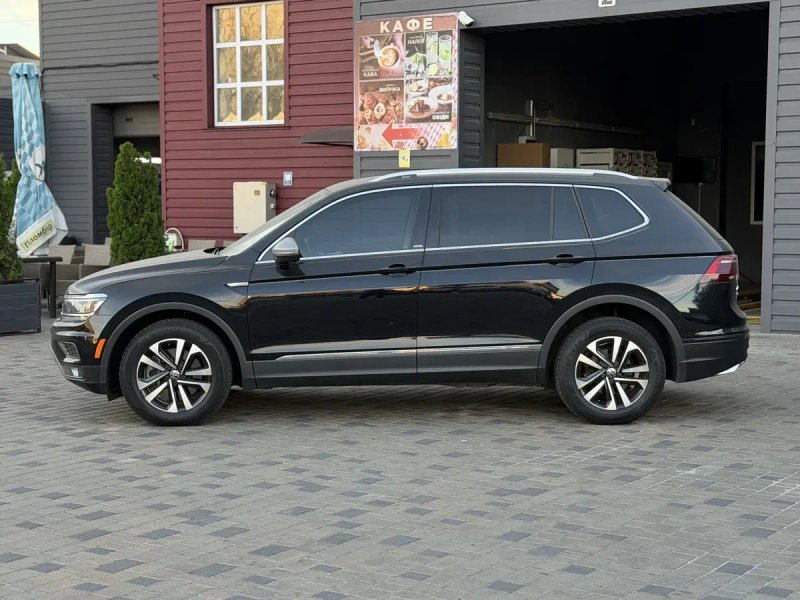 Volkswagen Tiguan 2021 2.0 TSI | Автомат | Чорний | Тігуан — фото 6