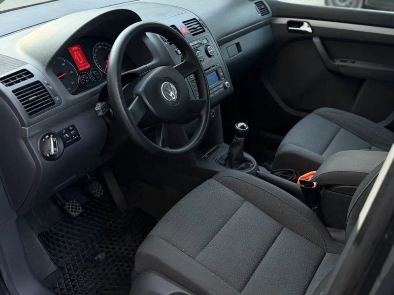 Volkswagen Touran 2.0 дизель в идеальном состоянии продам или обмен — фото 4