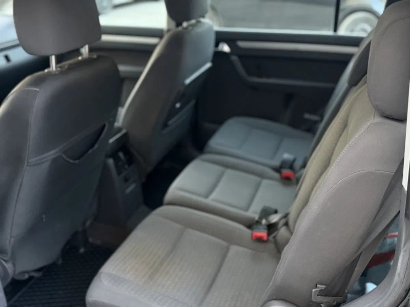 Volkswagen Touran 2.0 дизель в идеальном состоянии продам или обмен — фото 5