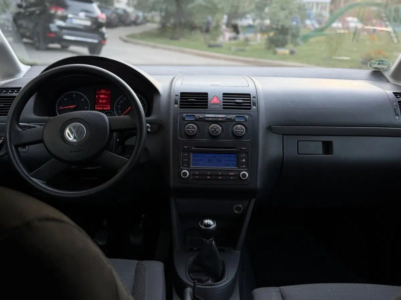 Volkswagen Touran 2.0 дизель в идеальном состоянии продам или обмен — фото 6