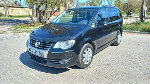 Volkswagen Touran 2008 гв. Бензин-механика