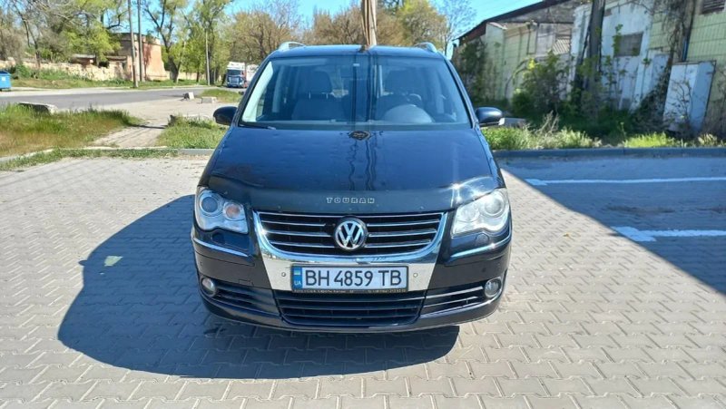 Volkswagen Touran 2008 гв. Бензин-механика — фото 2