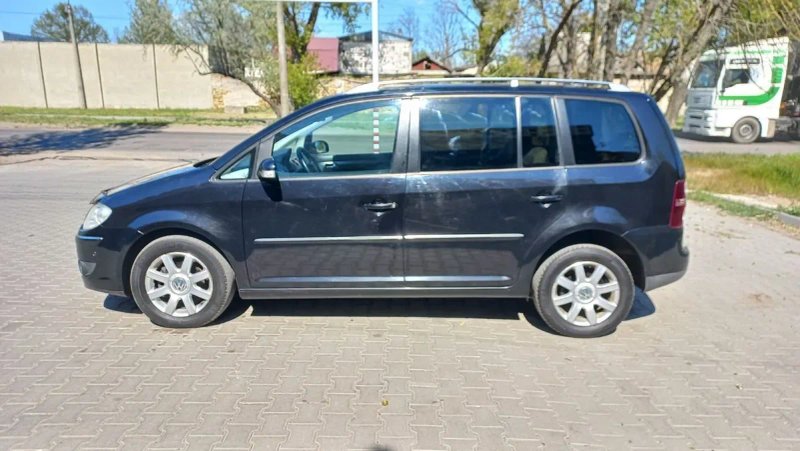 Volkswagen Touran 2008 гв. Бензин-механика — фото 7