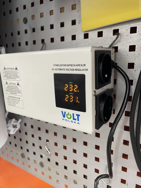 Volt Polska AVR 2 кВт SLIM Стабілізатори напруги: