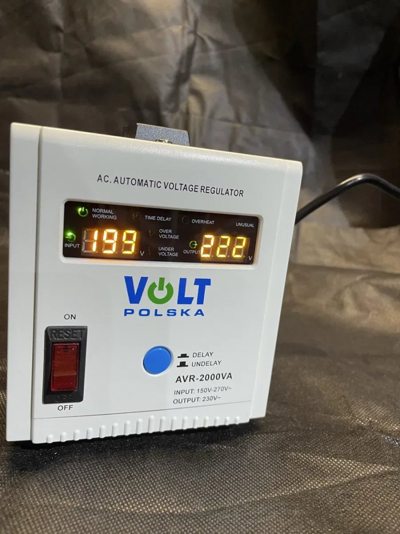 Volt Polska  Стабілізатор напруги AVR 2000 ВА . — фото 2