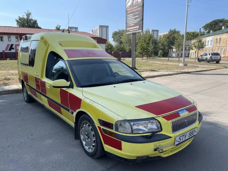 Volvo Nilsson V70 ( Вольво В70) 2004 рік  2,4 Бензин Евакуаційне Авто — фото 2