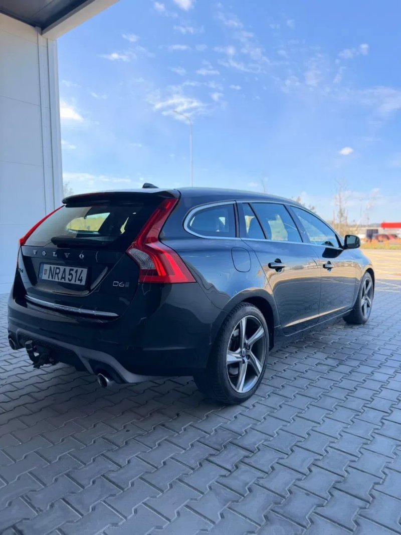 Volvo v60 plug in hubrid 2.4 D6 R дизайн — фото 3