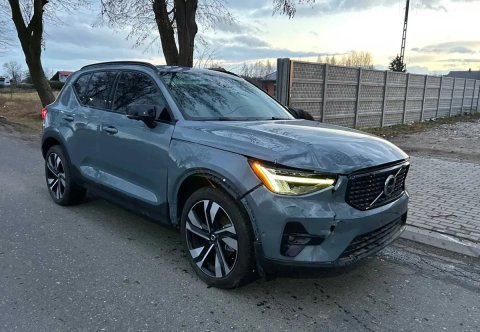 Volvo XC 40 Бампер передній задній Капот Розборка