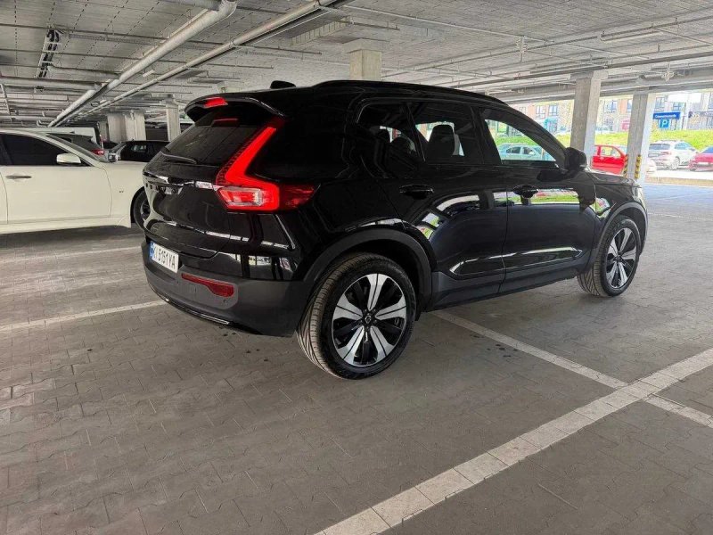 Volvo  XC40 Recharge  2022 — фото 3