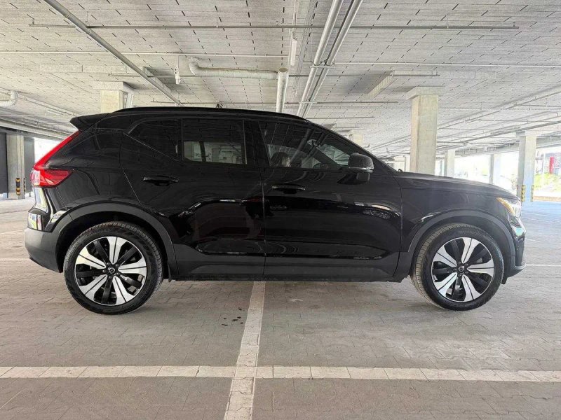 Volvo  XC40 Recharge  2022 — фото 4