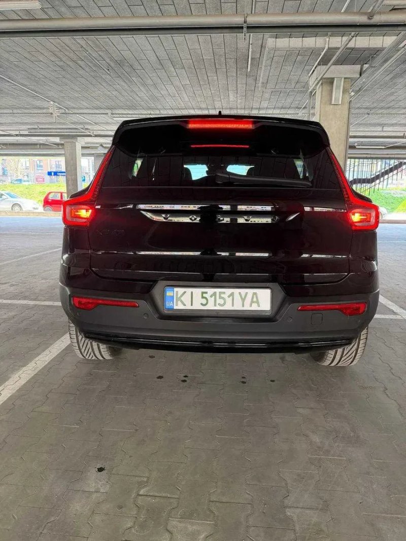 Volvo  XC40 Recharge  2022 — фото 5