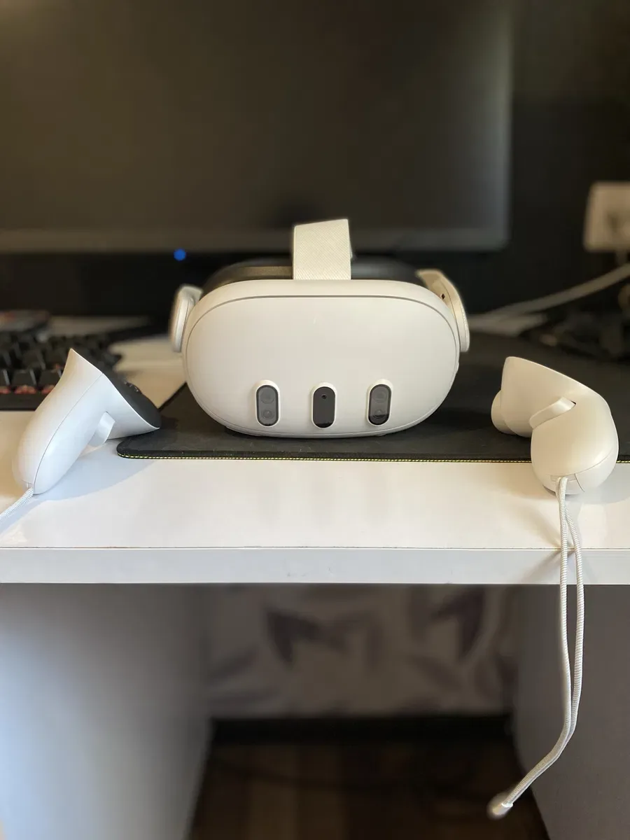 Купити VR окуляри Meta Quest 3 128GB від продавця - 20 000 грн
