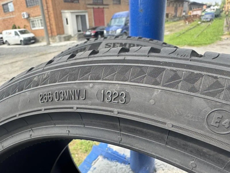 Всесезонні шини SEMPERIT 225/40 R18 — фото 5