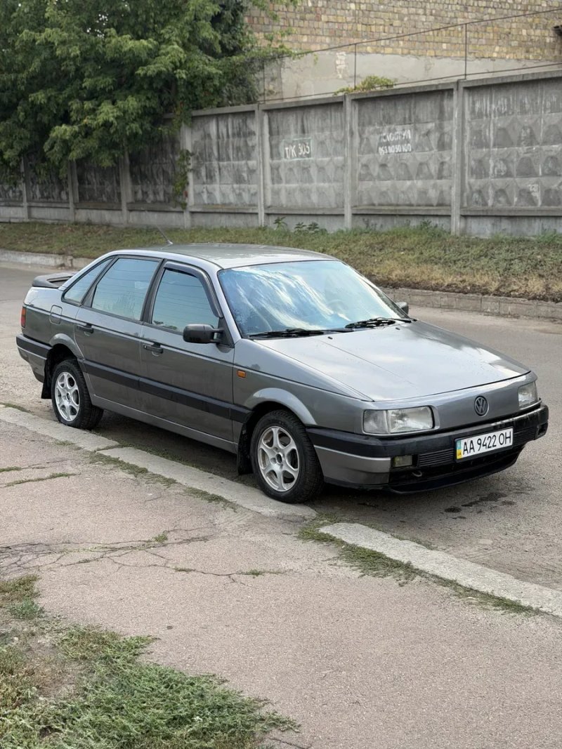 VW Passat B3 2.0 — фото 2