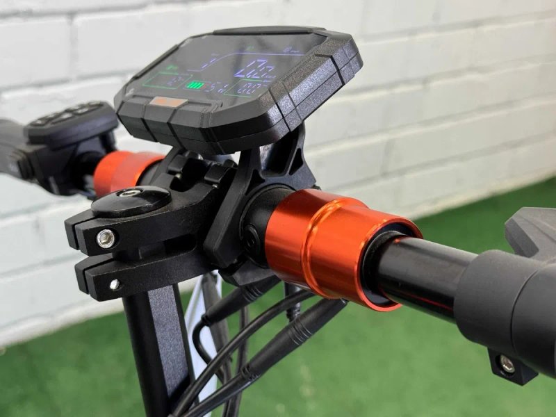 Xboost-002 1200W *2 мотори, Швидкий та потужний електросамокат, До 65 км/год / запас ходу до 50 км — фото 7