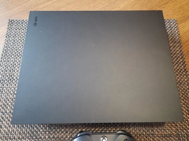 Xbox One X 500gb + геймпад — фото 2