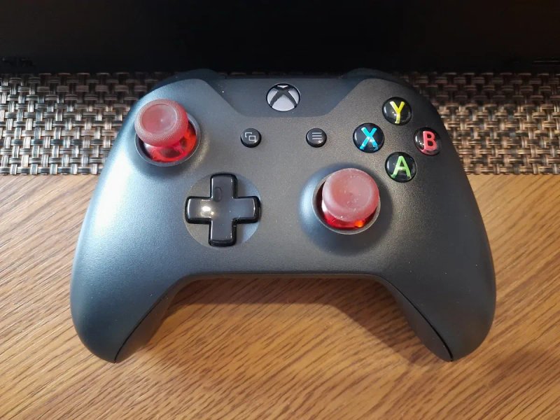 Xbox One X 500gb + геймпад — фото 3