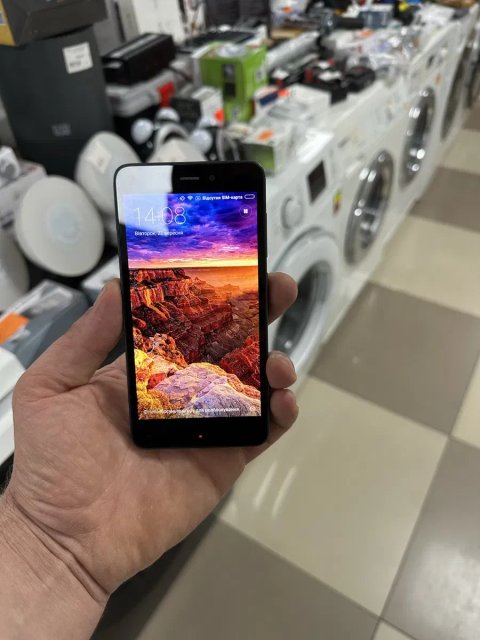 Xiaomi Redmi 4A 2/32GB — комплект із коробкою