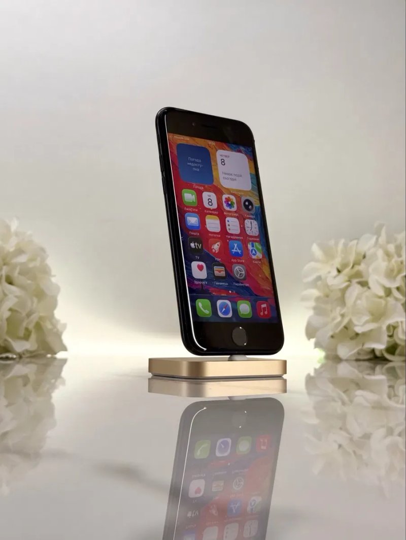 Як Новенький iPhone SE-2 128GB 96%АКБ Black (Магазин Гарантія) — фото 2