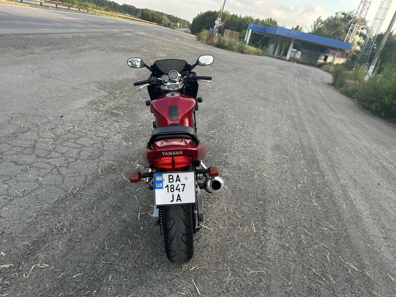 Yamaha FZS 600 гарний стан — фото 3