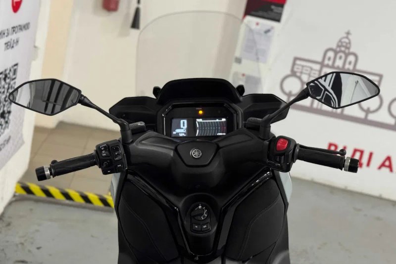 Yamaha X-Max Tech MAX 2025 — фото 8