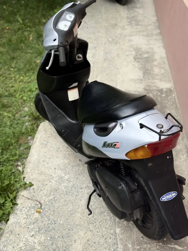 Японський мопед suzuki lets 2 бабочка скутер з контейнера — фото 3