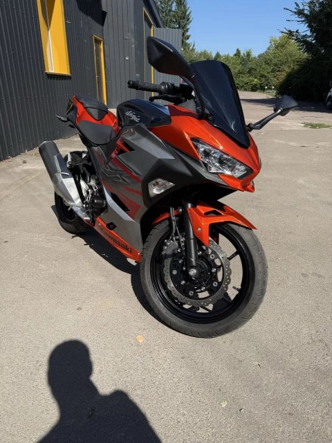 Японський мотоцикл Kawasaki Ninja 400 розмитнений Кавасакі нінзя
