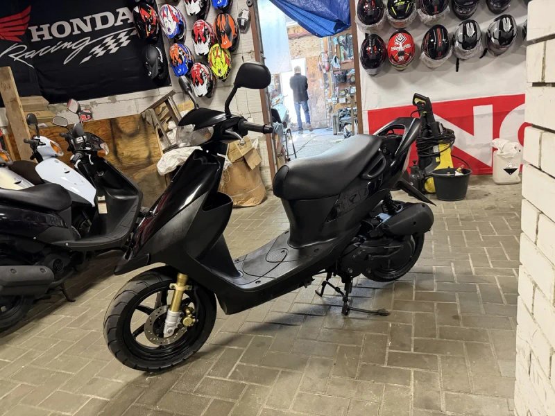 Японский скутер Suzuki ZZ — фото 3