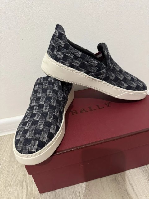 ЗАКРИТЯ МАГАЗИНУ! Кросівки BALLY. 39,5. Оригінал.