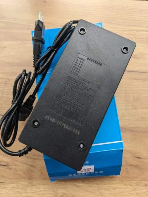 Зарядка 24V 10а для li-ion та LiFePO4