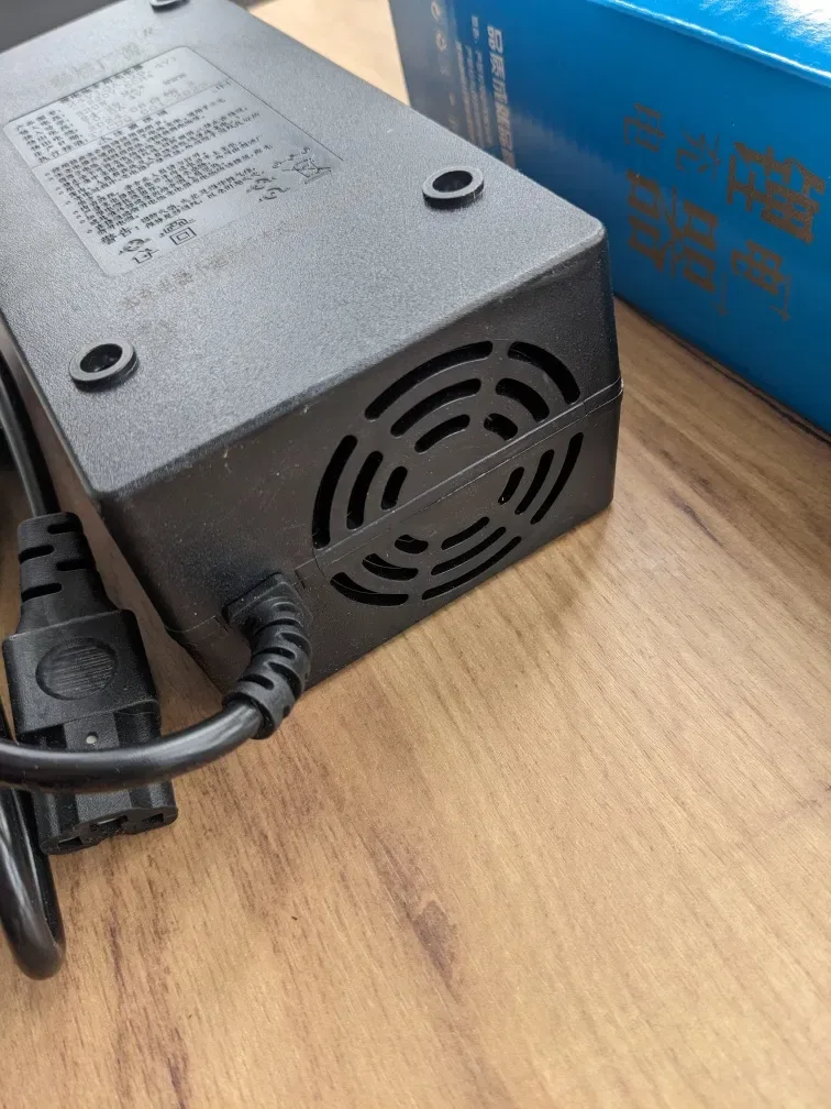 Зарядка 24V 10а для li-ion та LiFePO4 — фото 3