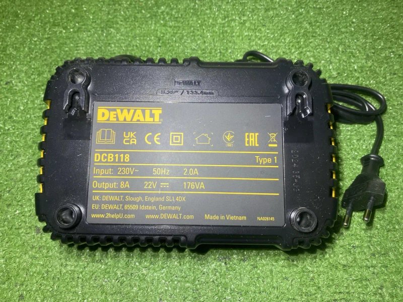 Зарядка 8a  dewalt 18V DCB118 девальт нові — фото 6
