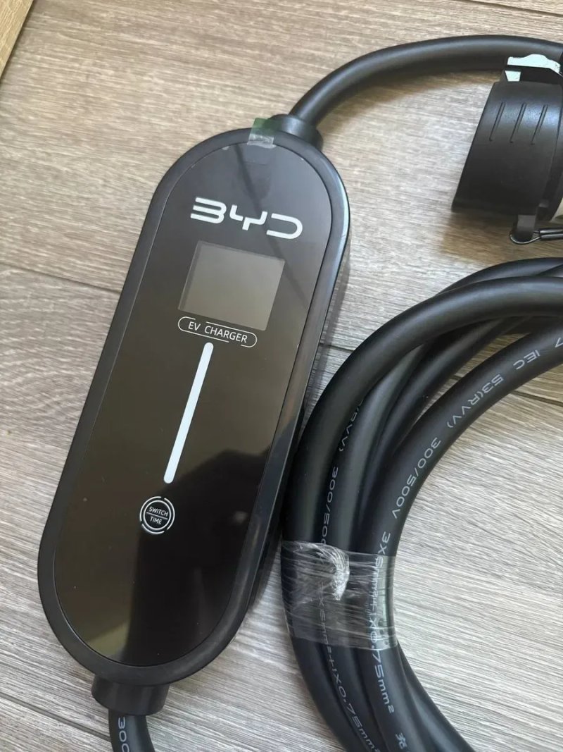 Зарядка BYD Type 1 (J1772) 7 кВт 32A EV Charger | 5 м | Дисплей | Таймер | Зарядний пристрій для електромобілів США — фото 3