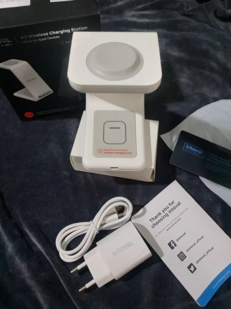 Зарядка для Айфона ,бездротова зарядна станція  3 в 1.  Біла . 599 грн. — фото 7