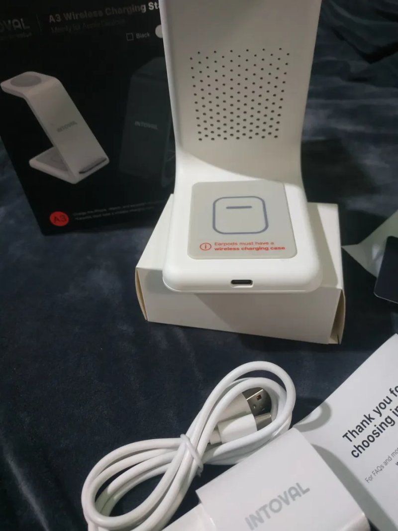 Зарядка для Айфона ,бездротова зарядна станція  3 в 1.  Біла . 599 грн. — фото 8