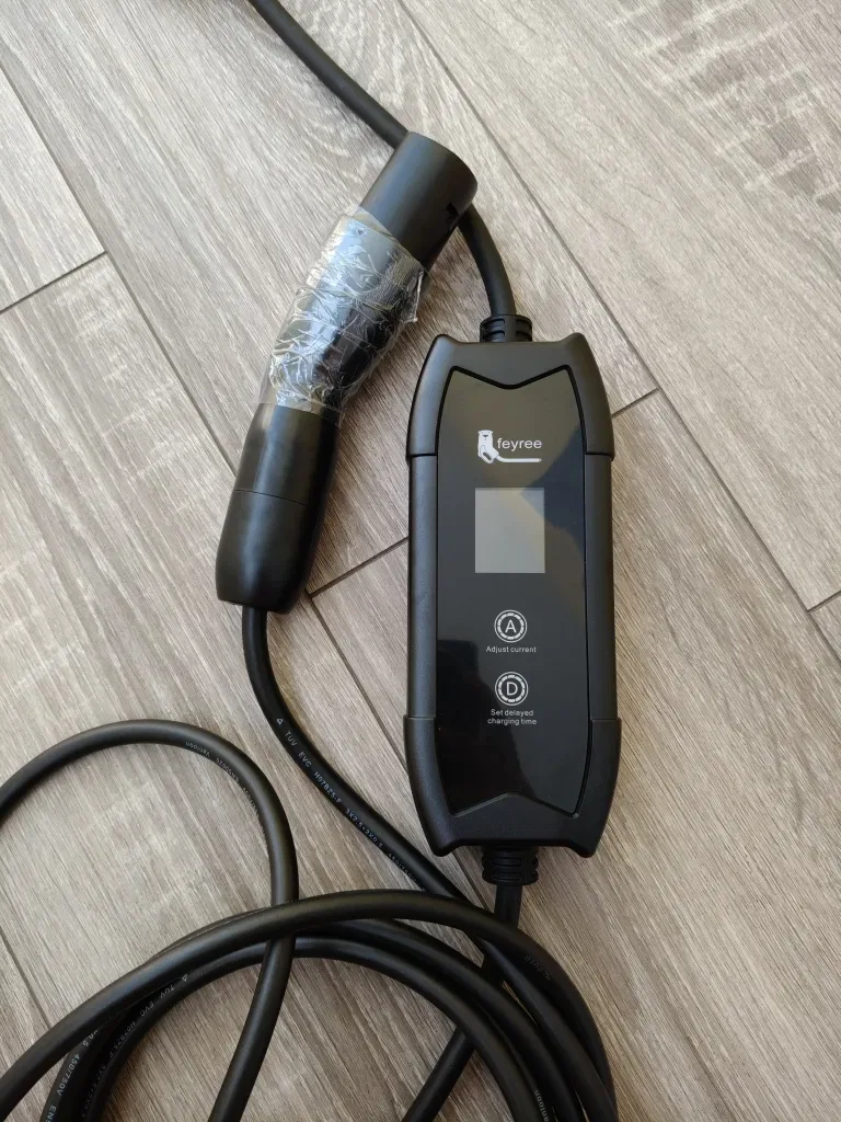 Зарядка FEYREE Tesla NACS 16А 3.5 кВт кабель 5м портативний EV Charger регулювання струму IP66 для електромобілів США + сумка — фото 5