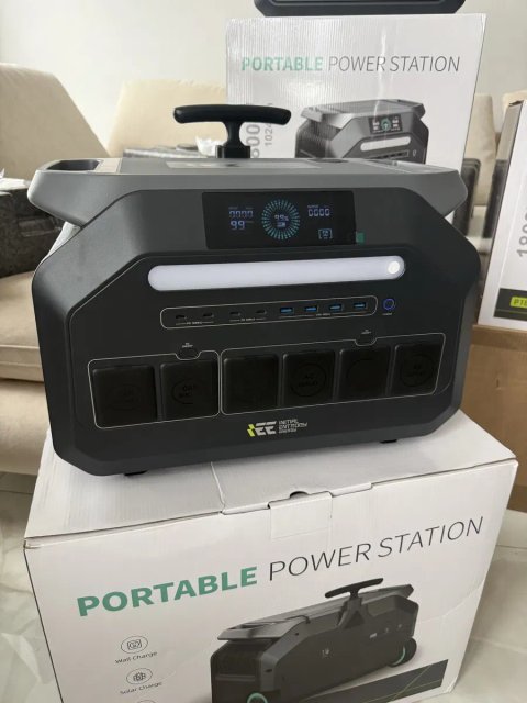 Зарядна станція IEETek P2400 2400W 2048Wh LiFePO4 краща за ecoflow екофлоу