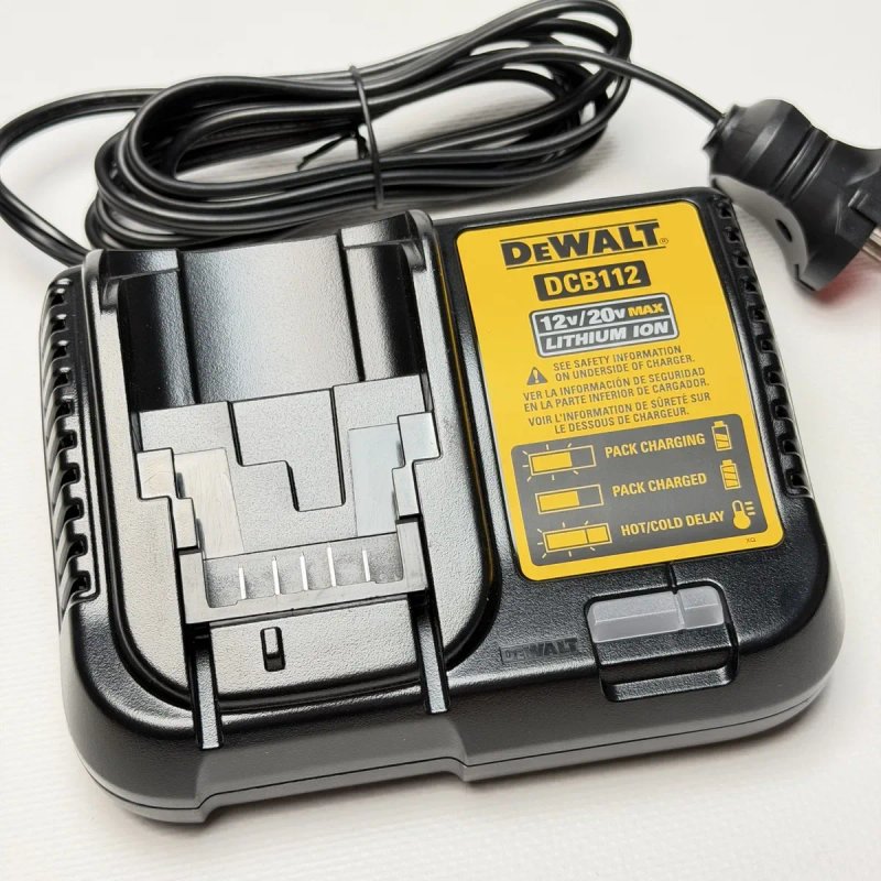 Зарядний пристрій Dewalt DCB112 20V з США — фото 2